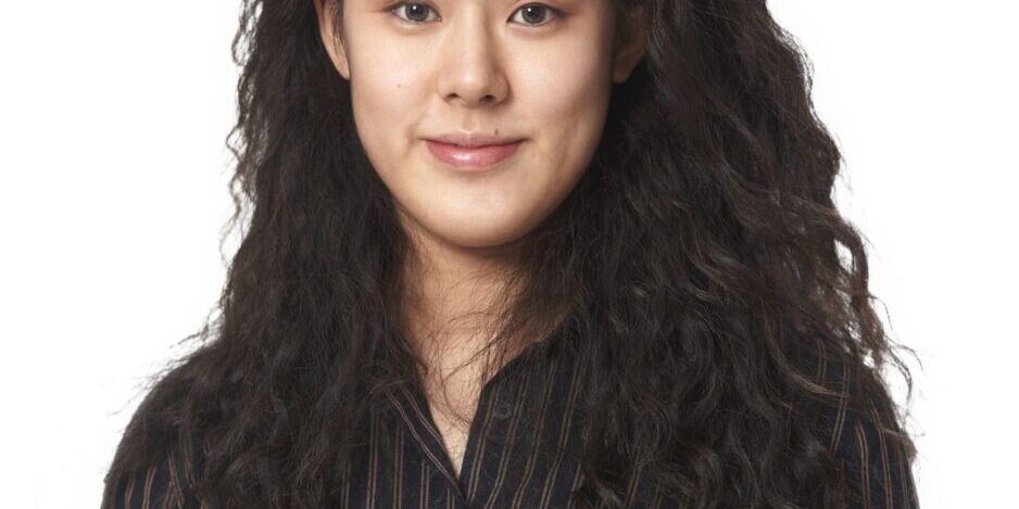 18276-JuliaChen-1212-1-scaled-938×1215-2